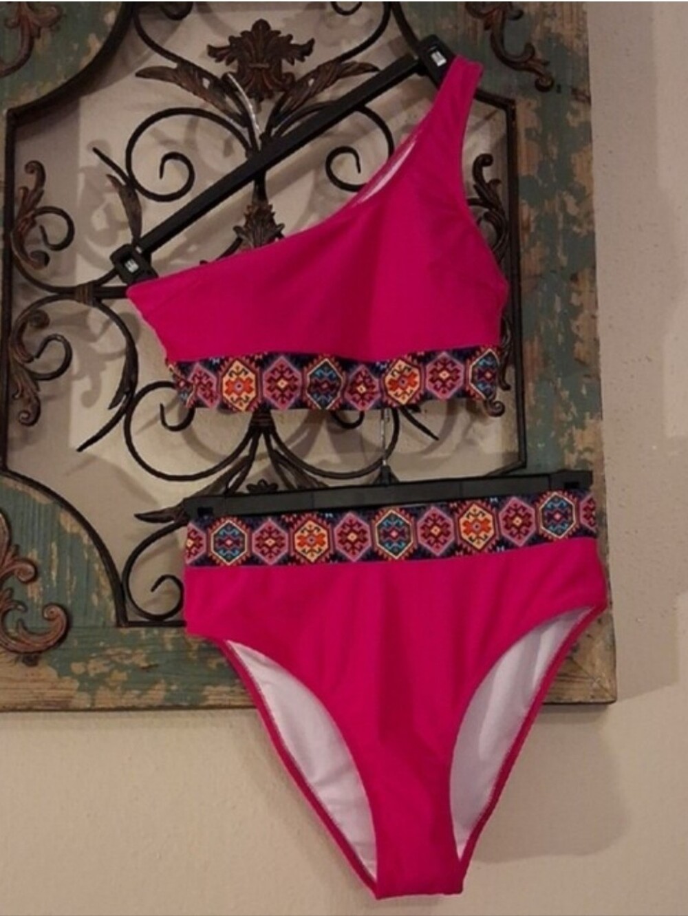Cupshe Fuchsia One-Shoulder Bikini Multicolor Embroidered Band. NWOT Size Small
